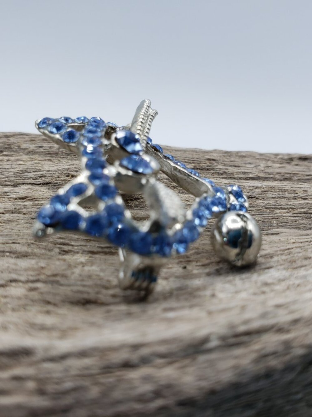Adorable Blue Rhinestone Cat Brooch Pin Outlined Head Kitten Kitty Silver Metal - Picture 3 of 7